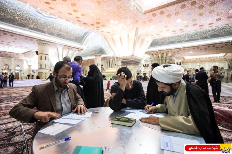 رایگیری انتخابات پنجمین دوره مجلس خبرگان رهبری و دهمین دوره مجلس شورای اسلامی در حرم مطهر امام خمینی (س) رایگیری انتخابات پنجمین دوره مجلس خبرگان رهبری و دهمین دوره مجلس شورای اسلامی در حرم مطهر امام خمینی (س)